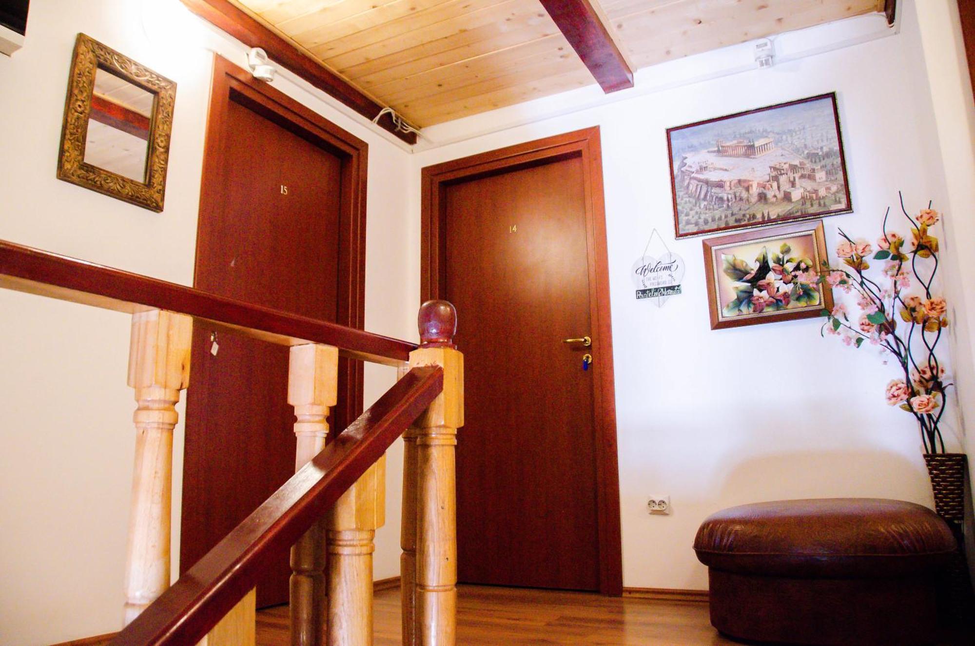 Conacul Bunicilor Hotel Novaci Ngoại thất bức ảnh