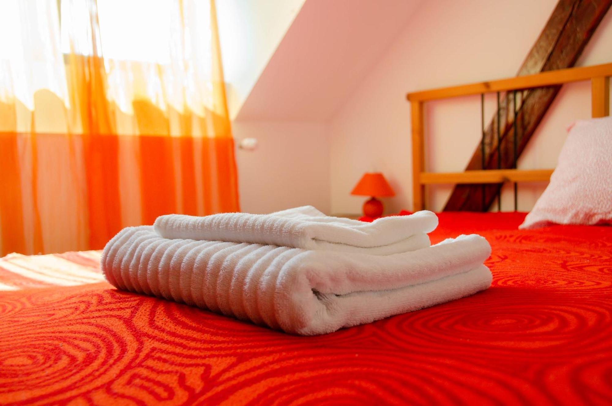Conacul Bunicilor Hotel Novaci Ngoại thất bức ảnh