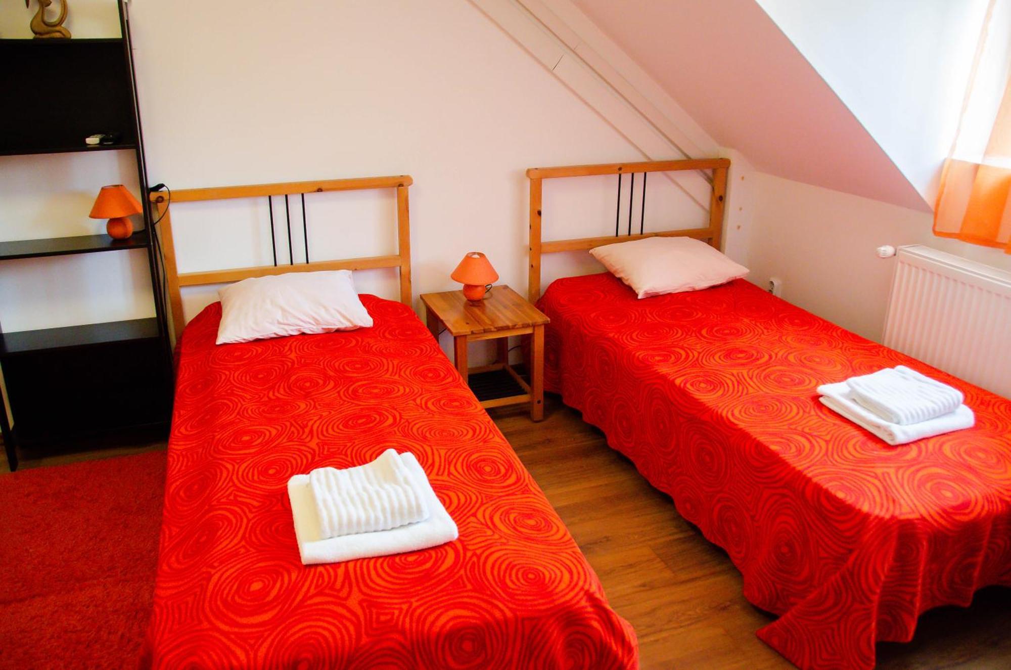 Conacul Bunicilor Hotel Novaci Ngoại thất bức ảnh