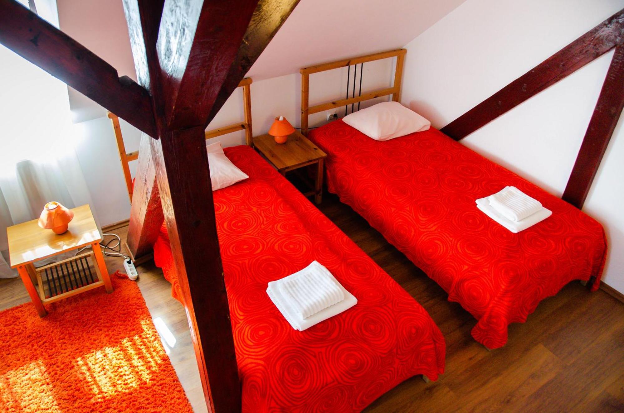 Conacul Bunicilor Hotel Novaci Ngoại thất bức ảnh