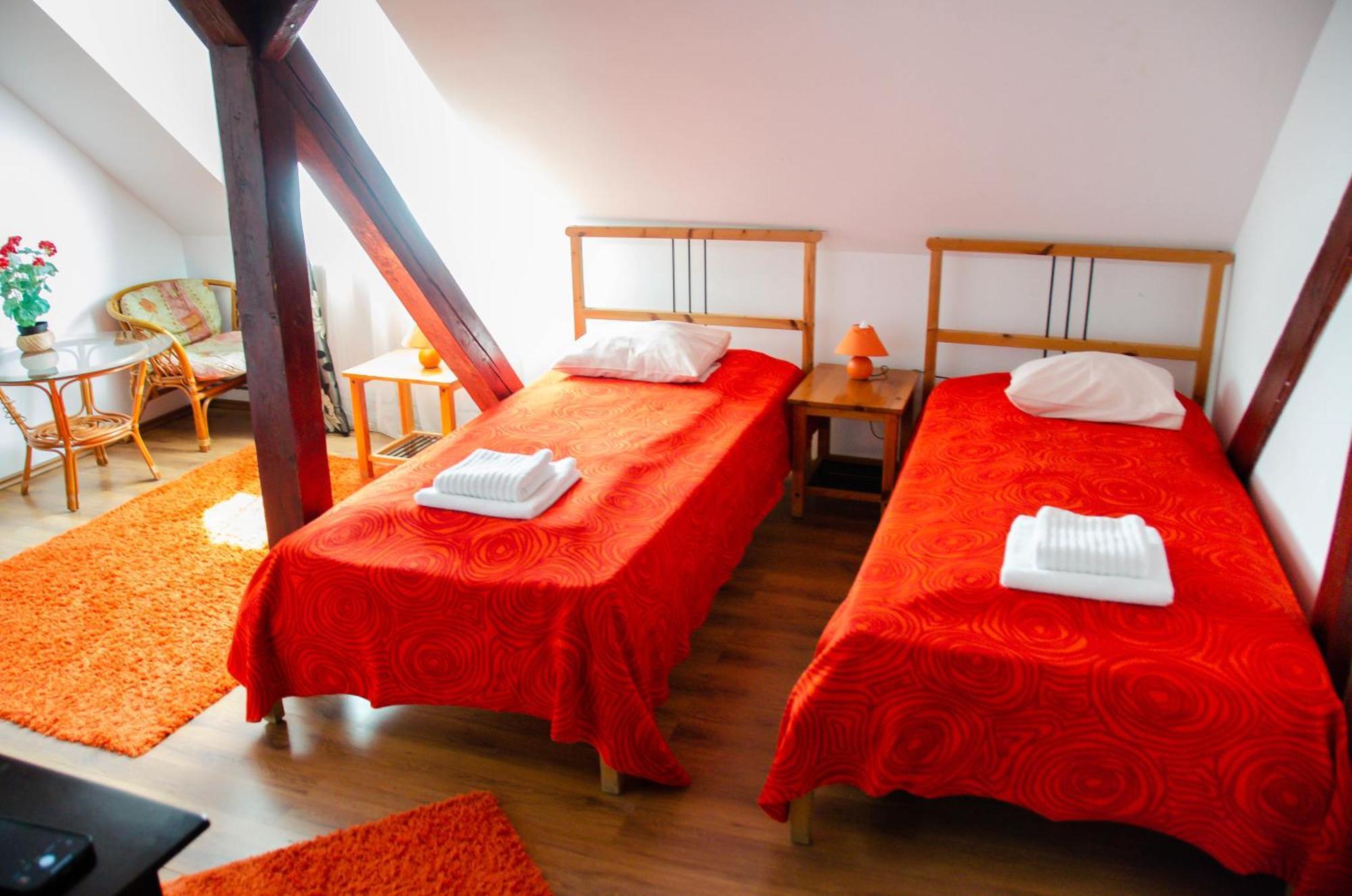 Conacul Bunicilor Hotel Novaci Ngoại thất bức ảnh